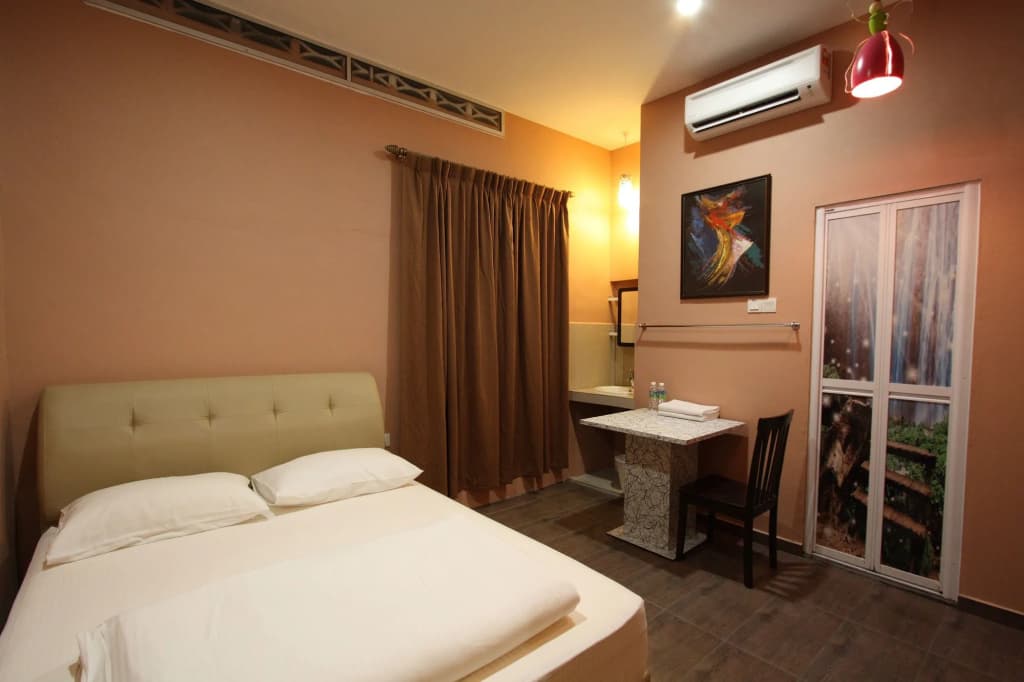 Shamrock Guest House II - photo 5