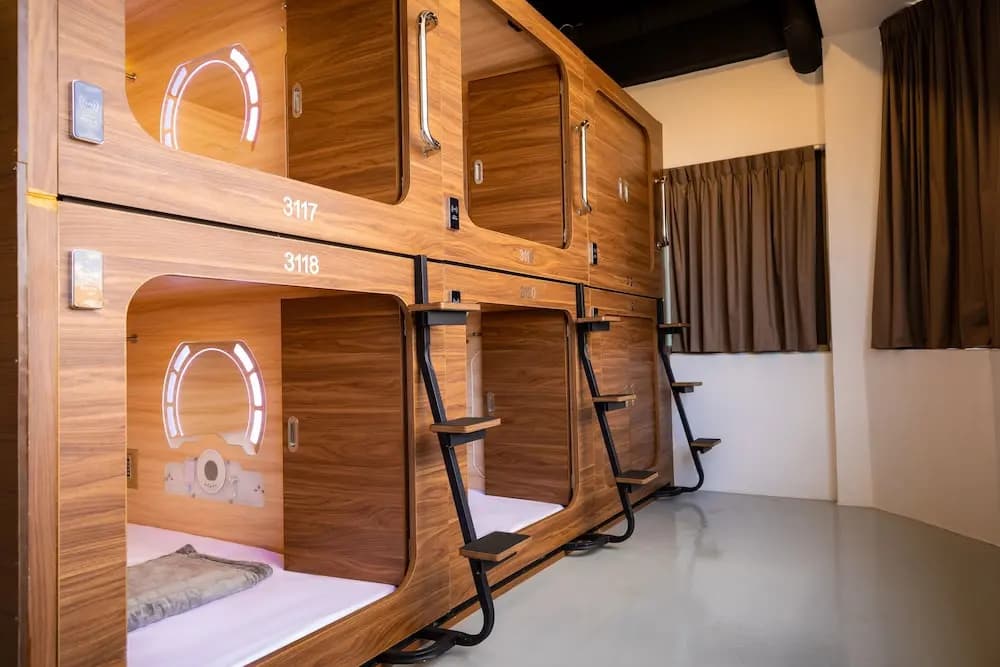 JPOD Capsule Hotel - photo 6