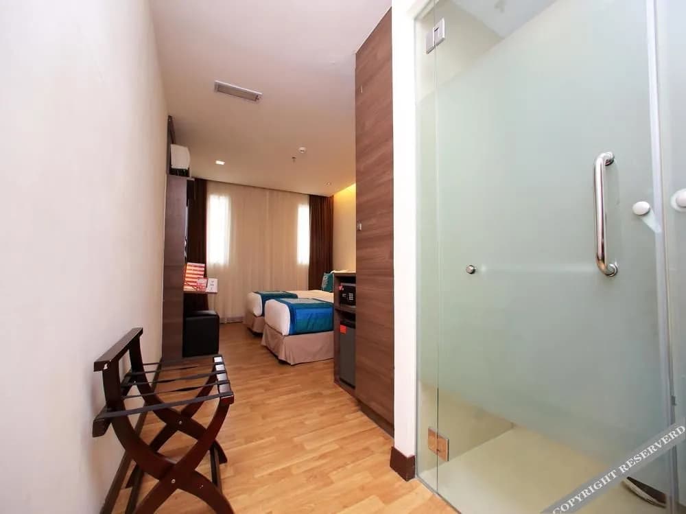 OYO 121 Frenz Hotel - photo 10