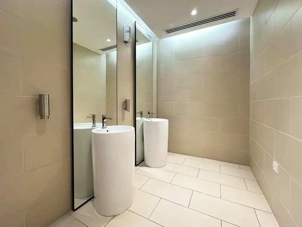 Moonway Luxury Suites At Eaton Residence - photo 28