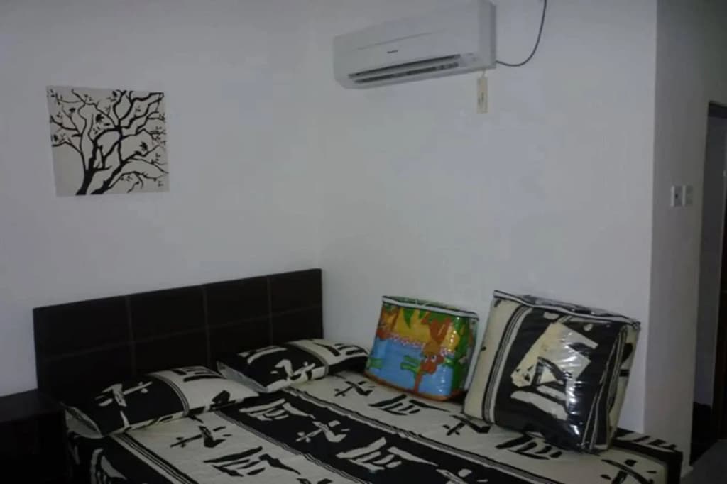 One Motel and Cafe - photo 5