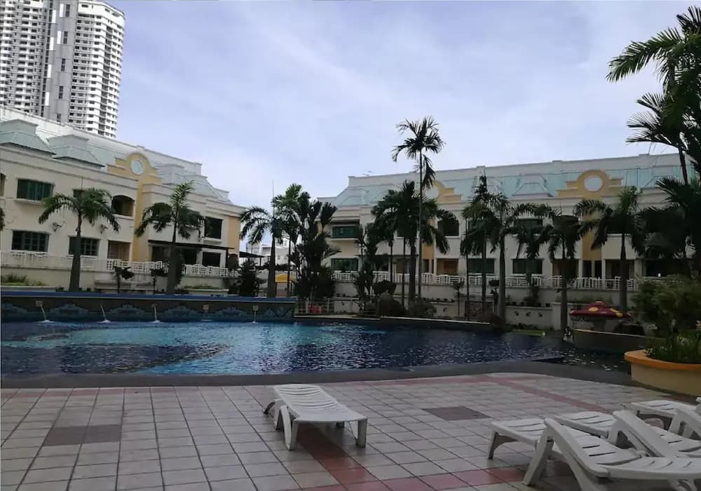 Luxurious Condo Near Gurney - photo 9
