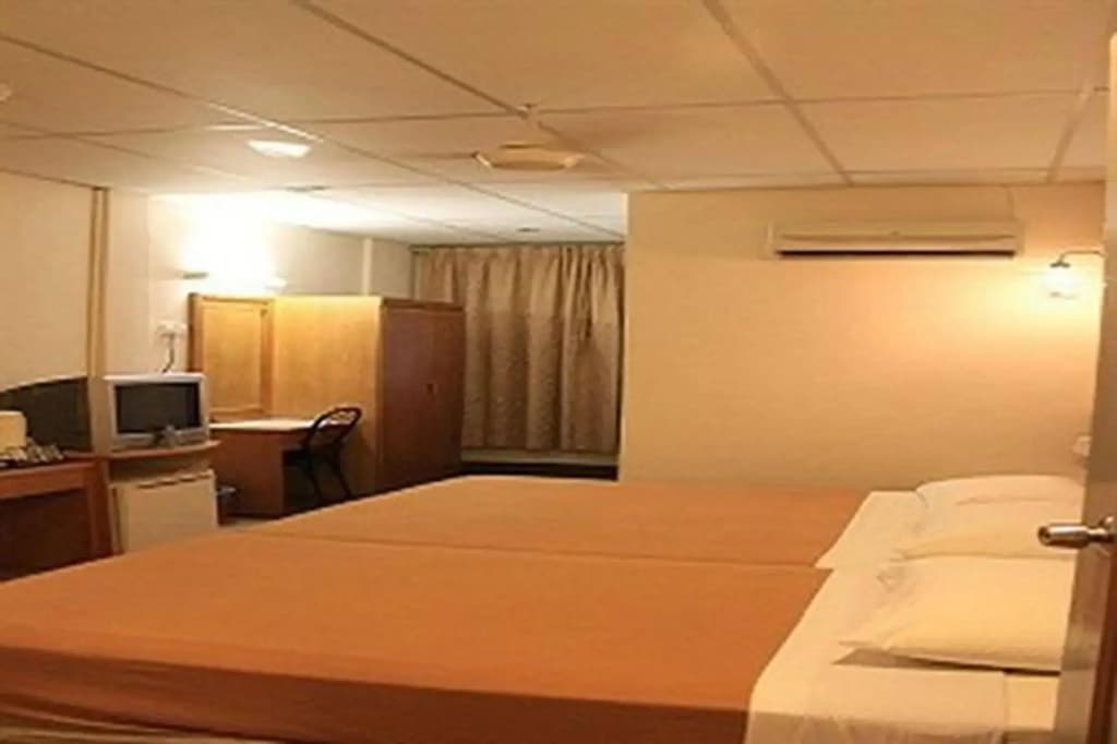 Coastal Park Hotel - photo 3