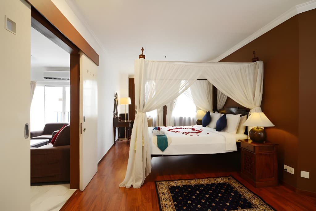 Holiday Place - photo 4