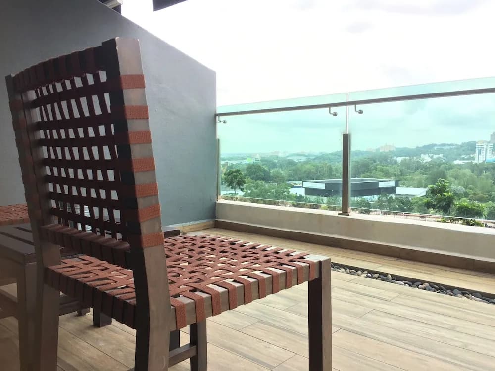 Lawang Suite Apartment With Balcony - photo 7