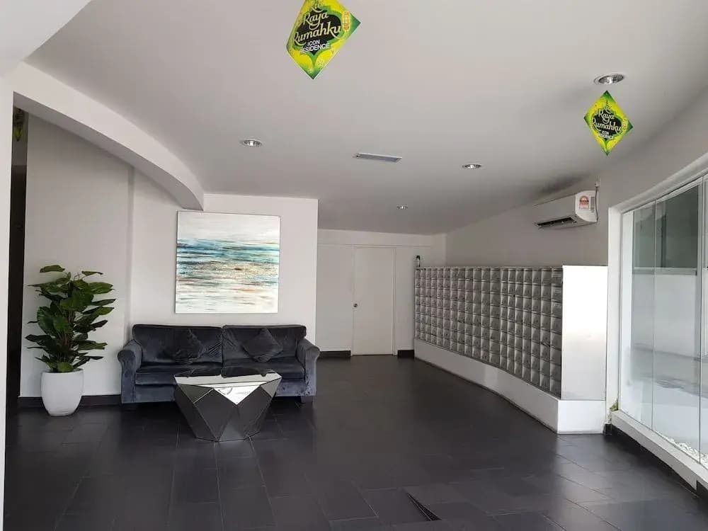 Executive Seaview at Icon Residence - photo 8