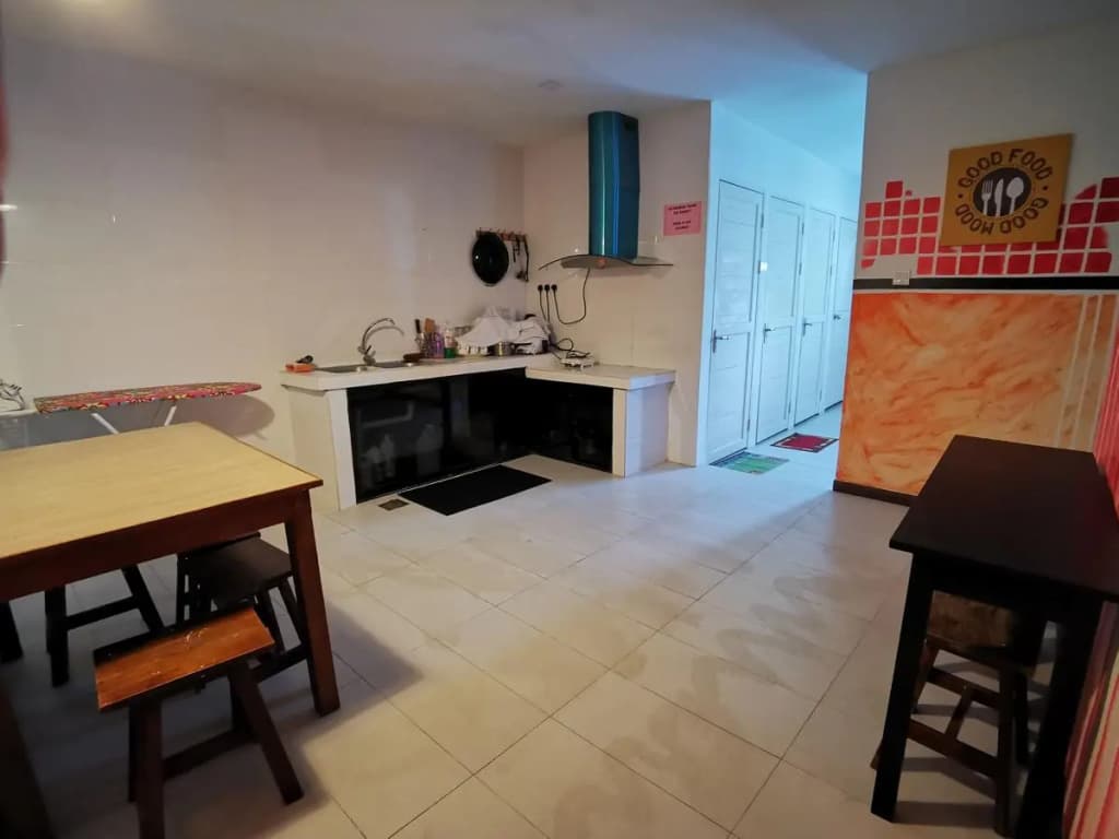 OYO HOME 90260 Natol Homestay London - photo 15