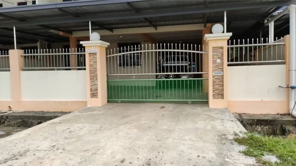 OYO 90310 E Homestay Permai Timur - photo 1