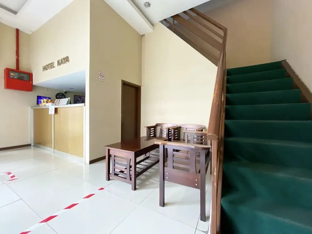 OYO 90108 Hotel Kaya - photo 14