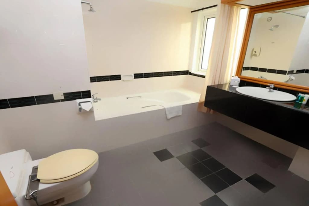 M Suites Hotel - photo 8