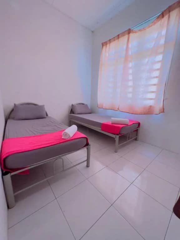 Noor Homestay Taman Putra Utama Kangar - photo 4