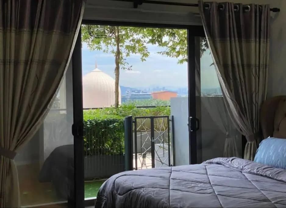 Orak Villa Homestay at Suria Residence - photo 1
