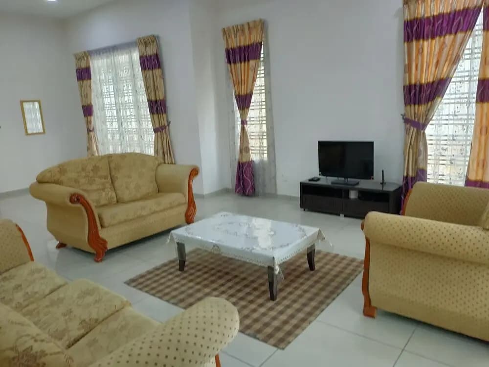 OYO 90228 D'anjung Villa 4bhk - photo 6