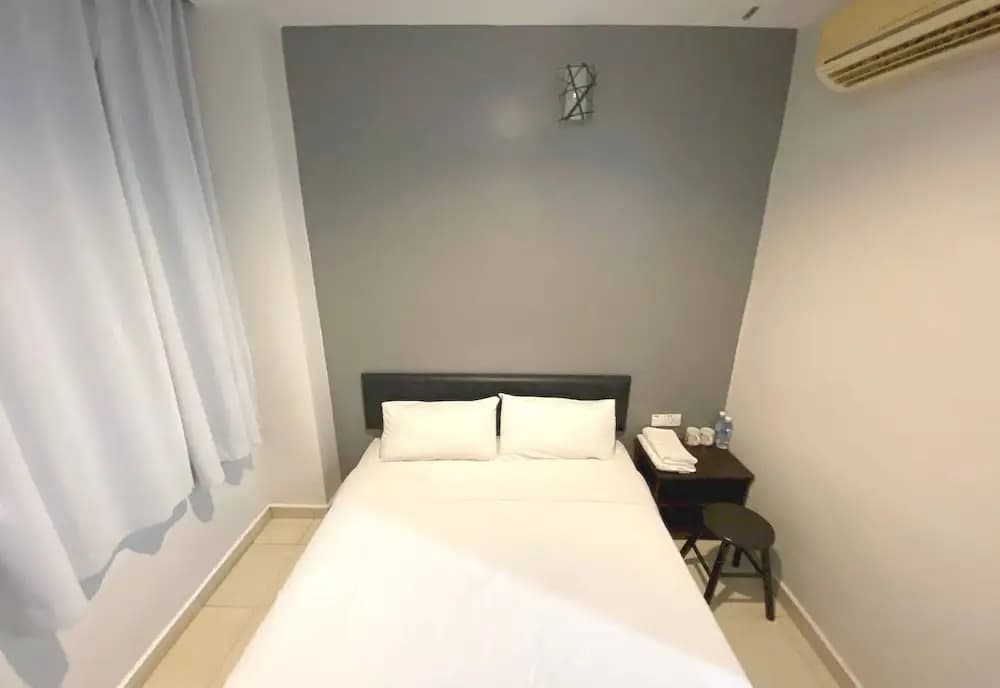 OYO 89715 CK Hotel 2 - photo 4
