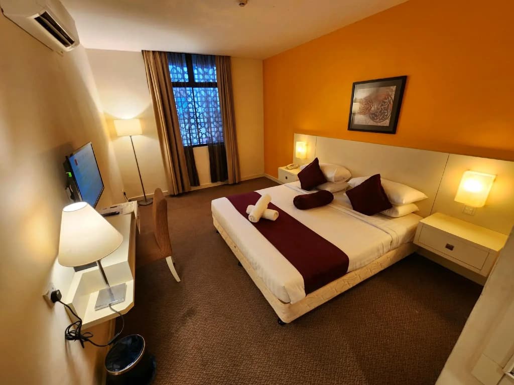 Grand Puteri Hotel - photo 4