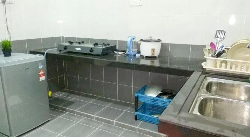 Anggun Beach Guest House Dungun - photo 4