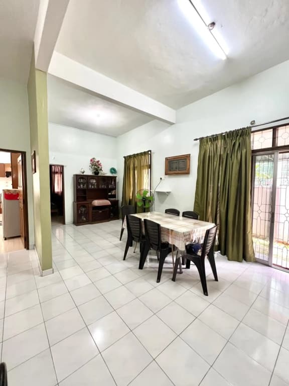 Teratai Homestay Batu Buruk - photo 17