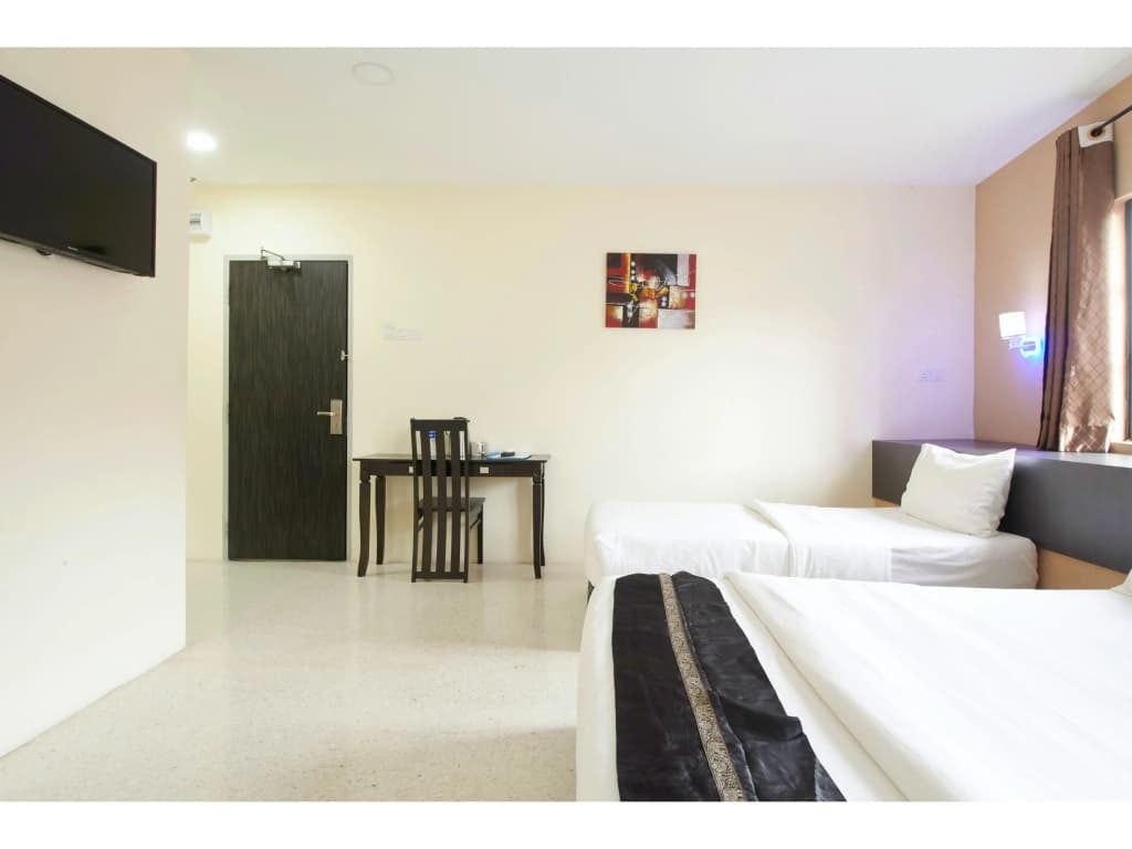 M S Hotel, Tengku Kelana KTM Klang - photo 5