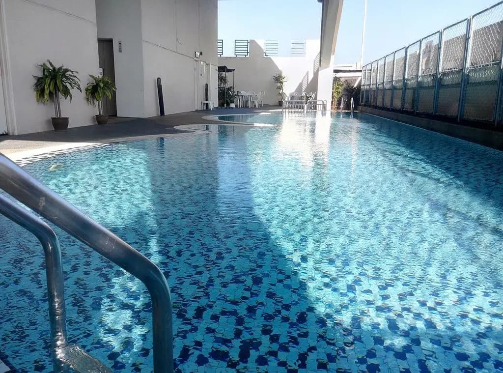 Mandarin Court Hotel - photo 14
