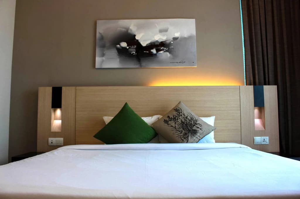The Manor Suites and Apartments - photo 5
