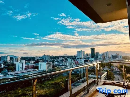 Kuching City Center Apartment With City View - photo 12