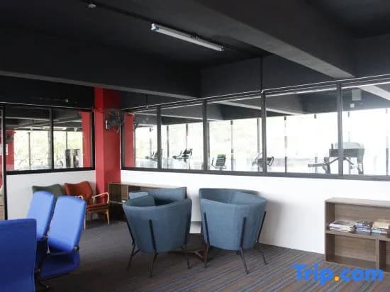 Subang USJ21 Main Place Mall 2R1B 5-6 Pax - photo 4