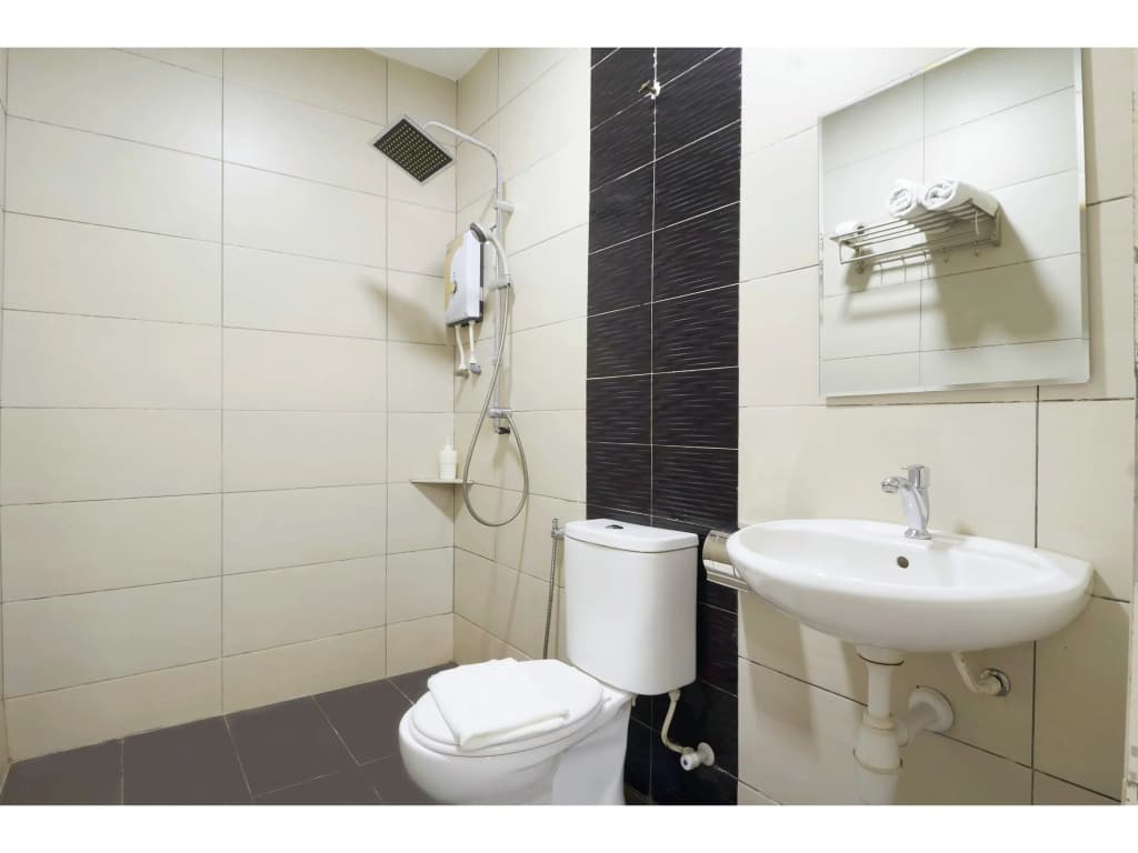 M S Hotel, Tengku Kelana KTM Klang - photo 9