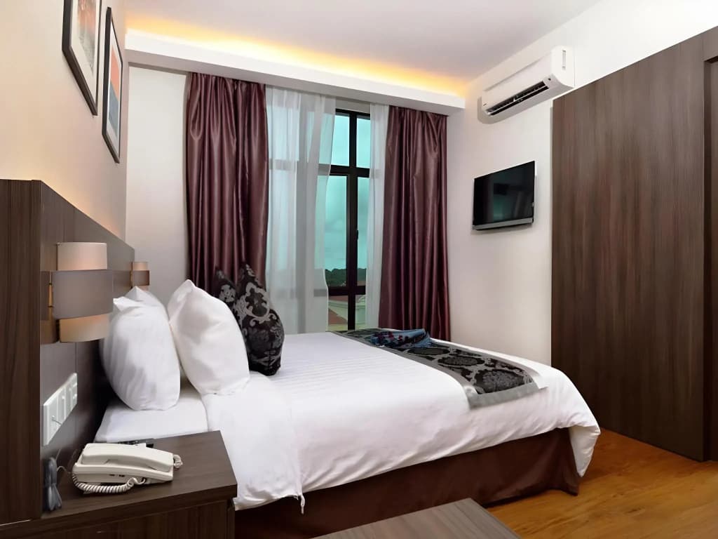 Holiday Villa Hotel & Suites - photo 27