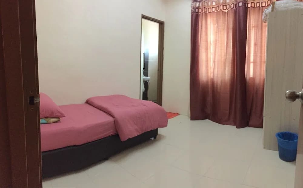 Lily Homestay Kangar - photo 1
