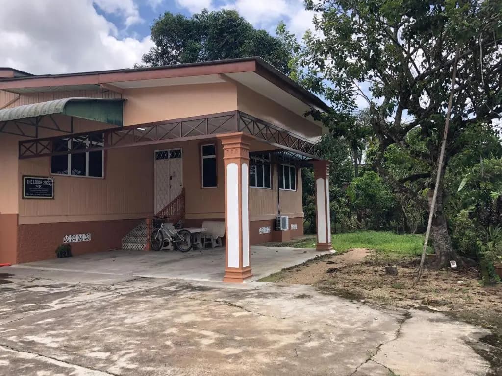 Complete 3-bedroom house with private bathrooms. - photo 10