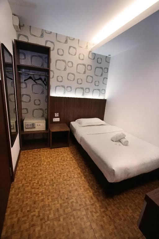Pavilion Inn - photo 18