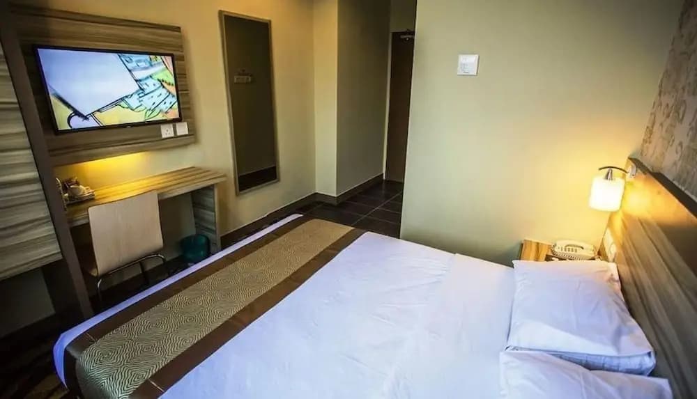 Victory City Hotel Crystal Bay - photo 16