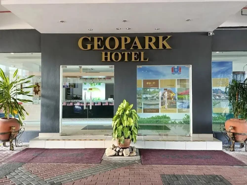 OYO 90835 Geopark Hotel Kuah - photo 1