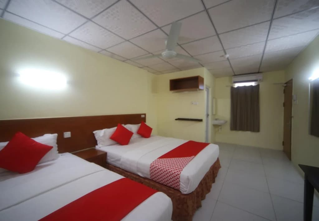 OYO 738 Hotel 81 - photo 1