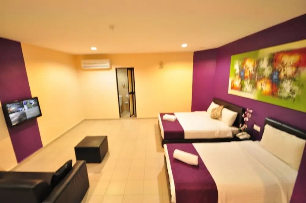 Biz Hotel - photo 4
