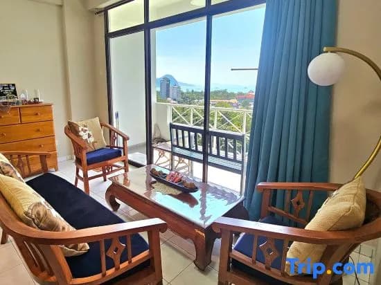 812 • MT Breeze House • Andaman Sea - photo 1