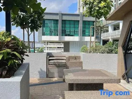 SkyTree-Travelers Pause BukitIndah AEON Mall/Loon Sing Restaurant - photo 1
