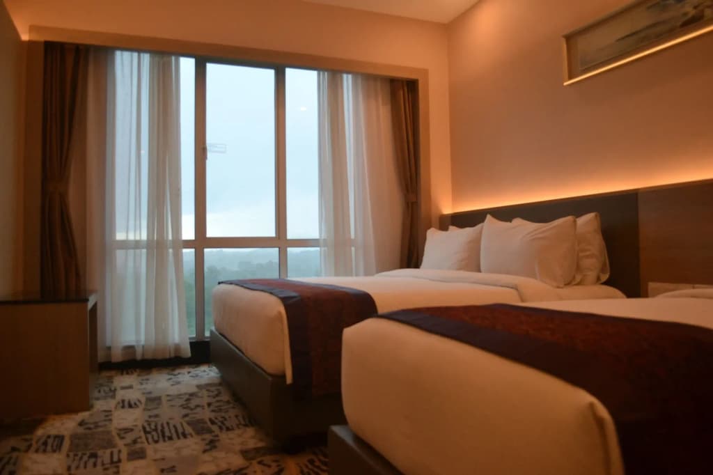 V8 Hotel - photo 3