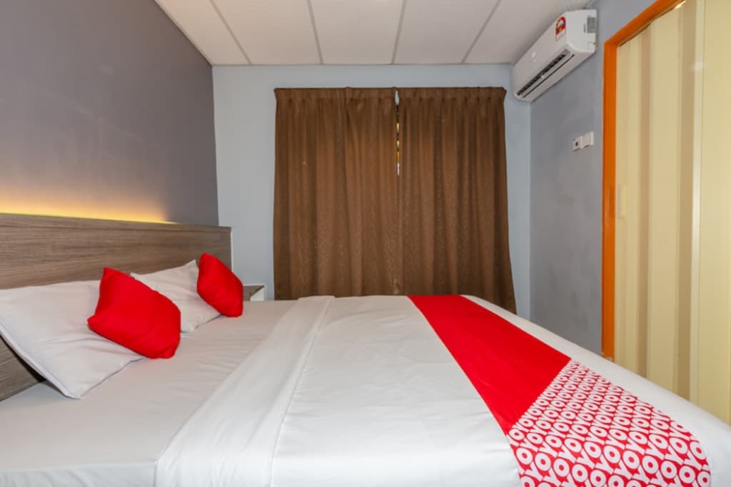 OYO 91258 Qish Hotel Banda Kaba - photo 3
