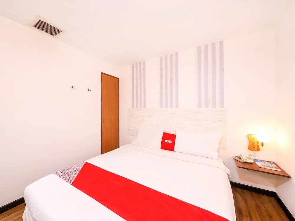 OYO 43963 T Signature Hotel - photo 6