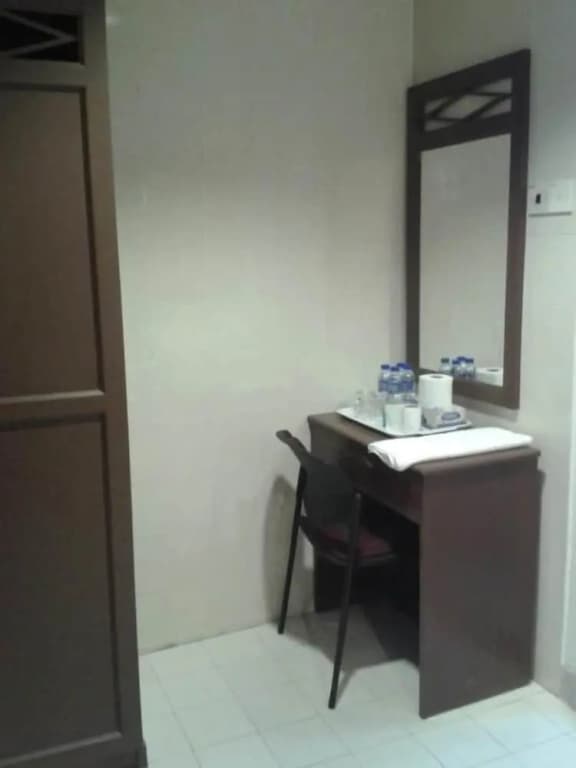 Barrack Street Hotel - photo 8