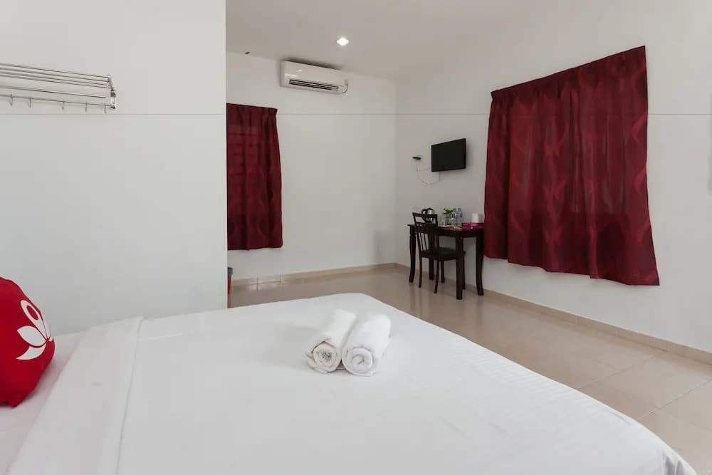 ZEN Rooms Tanjung Mali - photo 16