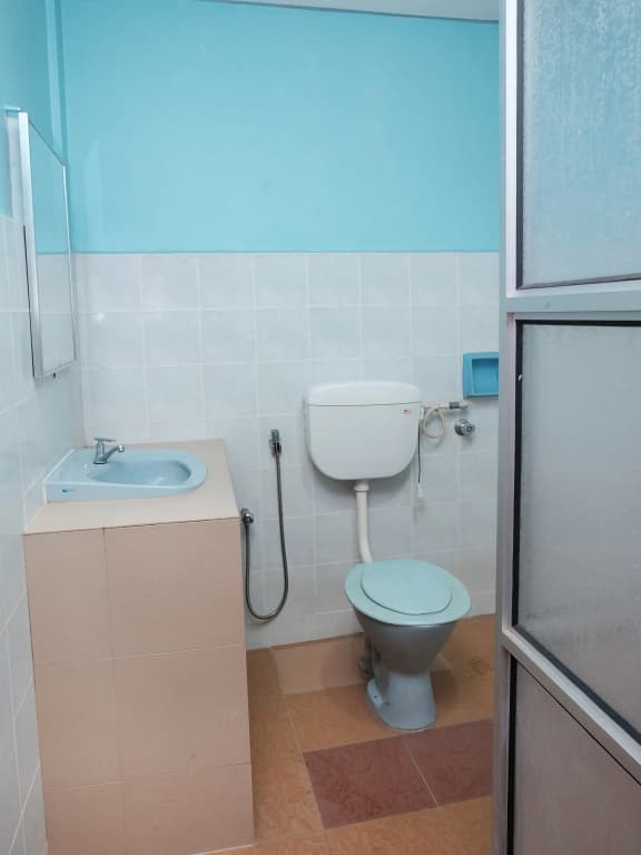 Hotel Tiara by OYO Rooms - photo 8