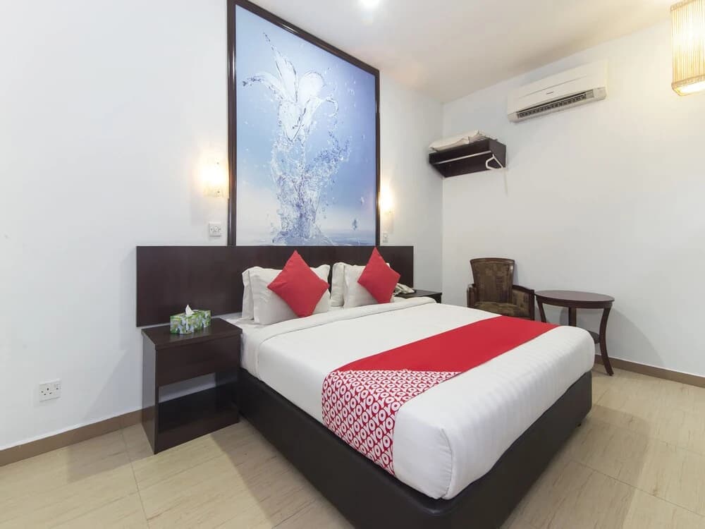 OYO 498 D&F Boutique Hotel Senawang - photo 7