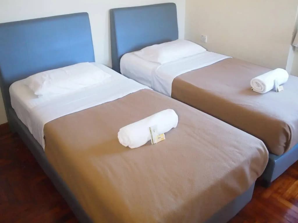 Century Suria Service Apartment (Private Residential) 1 - photo 4