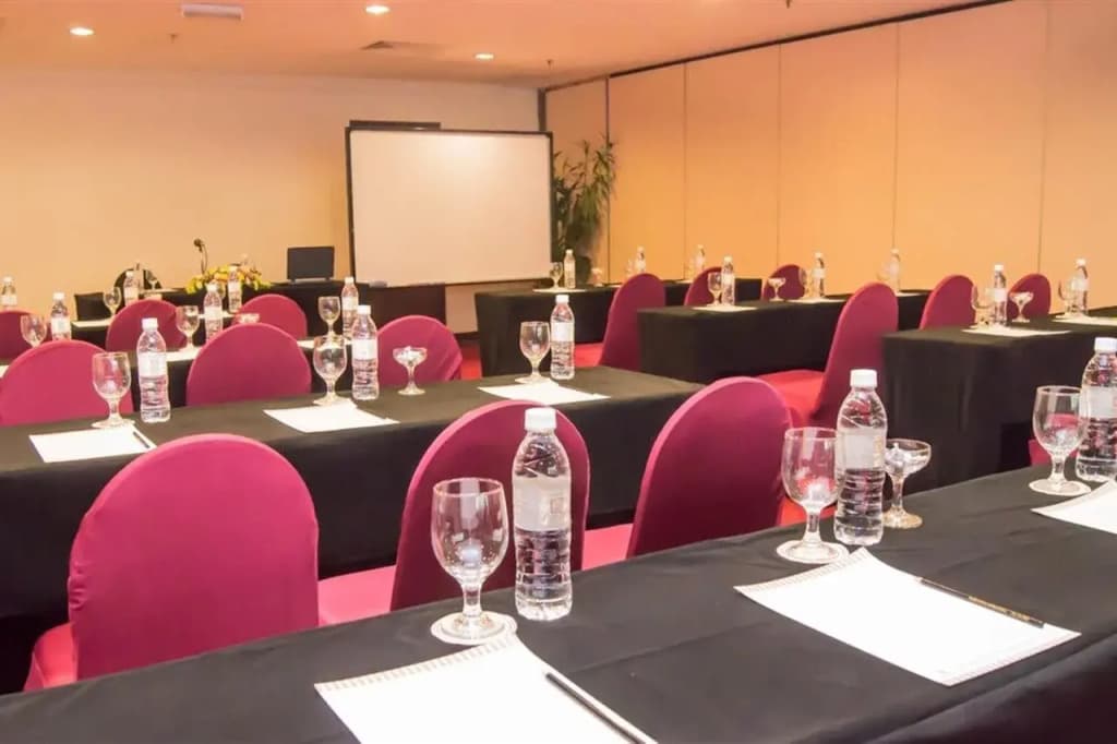 Hotel Grand Continental Kuching - photo 22