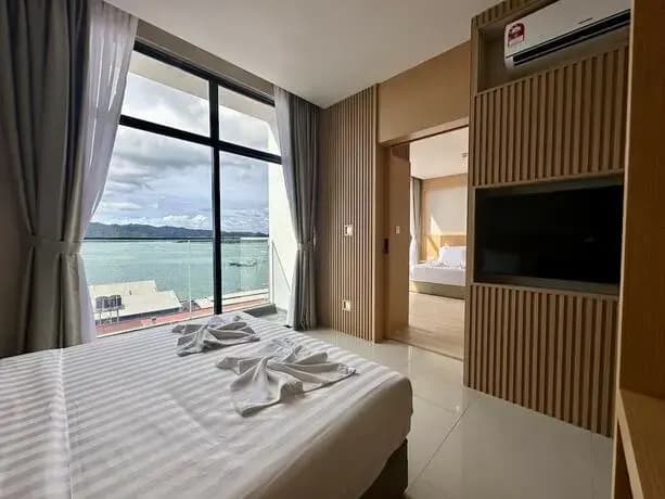 BORNEOTEL at The Shore KK by CHG - photo 9