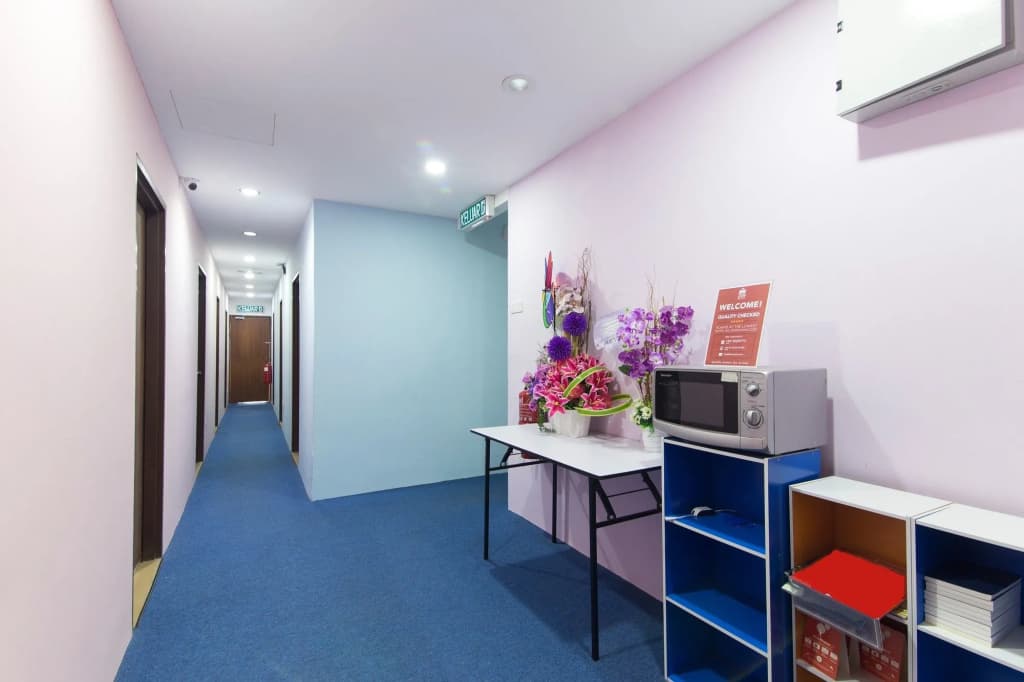 Colour Hotel - photo 18