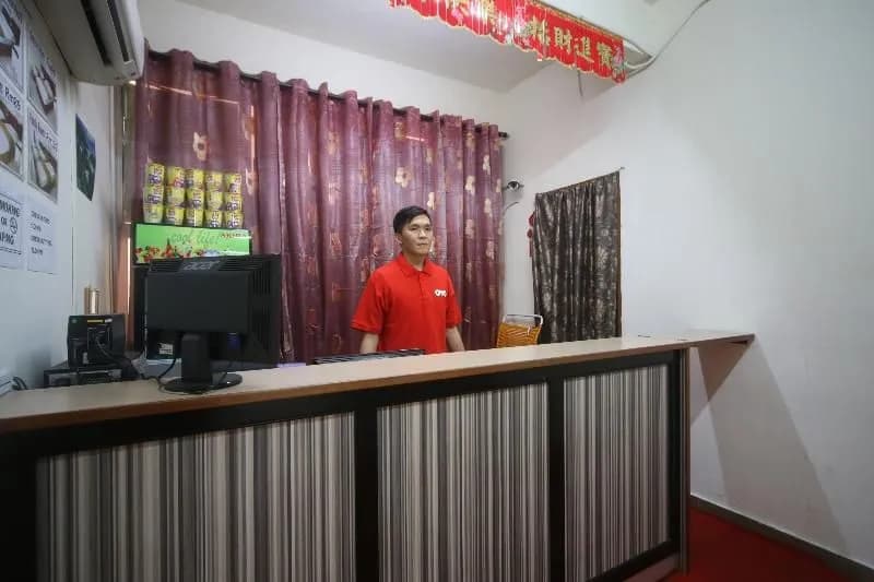 OYO 738 Hotel 81 - photo 16
