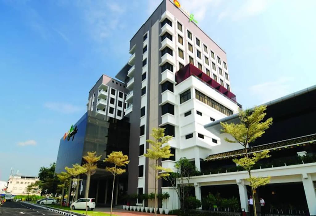 Kings Green Hotel - photo 21